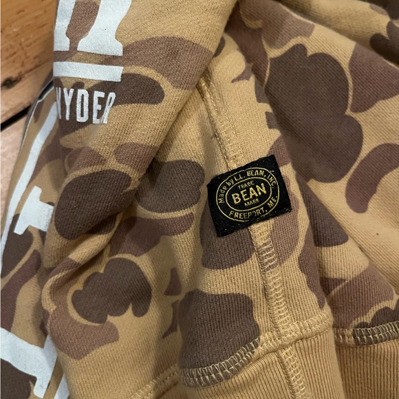 Todd Snyder collab with LL Bean Peanuts - Picture 2 of 5